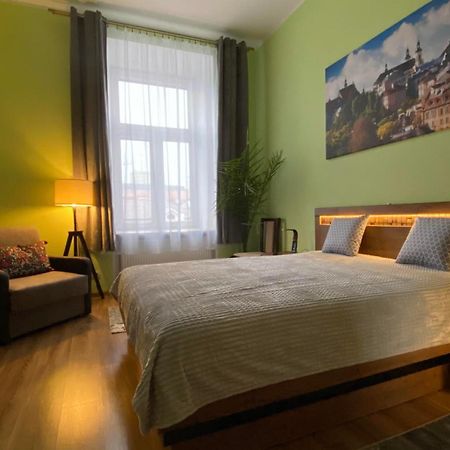 Lublinbnb - Exclusive Family Apartment ------ In The Heart Of Lublin -------------------------------- Bedroom & Living Room & Kitchen Bagian luar foto