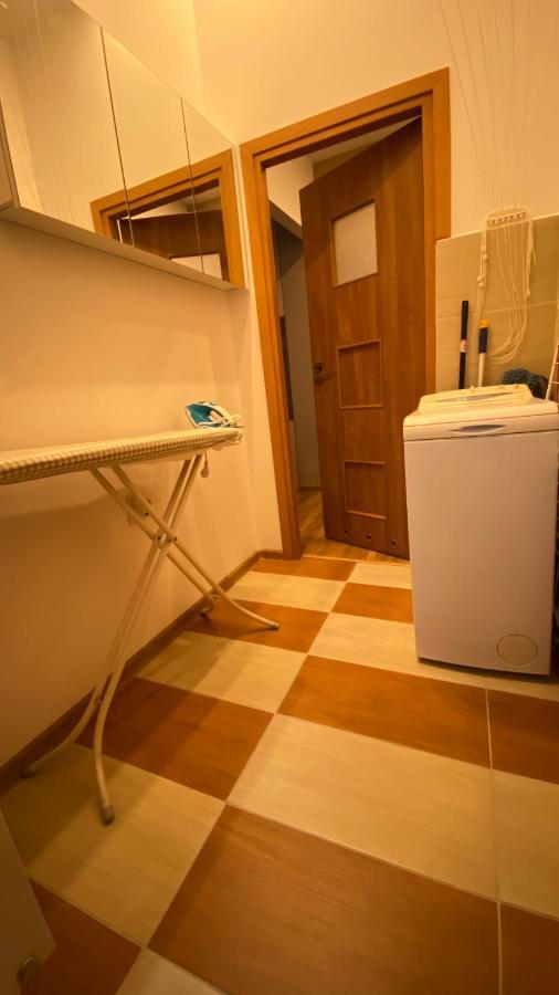 Lublinbnb - Exclusive Family Apartment ------ In The Heart Of Lublin -------------------------------- Bedroom & Living Room & Kitchen Bagian luar foto